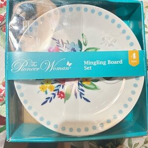 The Pioneer Woman Polka Dot Floral Mingling Board Set